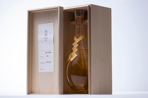 【広島産】JOCHU Gold JINSEKI 41 MIZUNARA 2022 710ml 桐箱入り